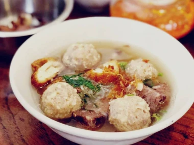 Bakso Soun dan Mie Ayam Lodaya. (Instagram @baksosoun_lodaya)