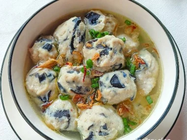 Bakso jamur, pilihan bakso untuk pecinta bakso namun dengan opsi yang lebih sehat. (Cookpad)*