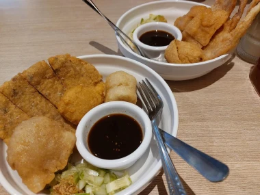 Pempek 802 di Dago