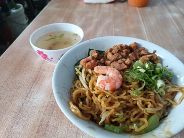 Bakmi Ayam Udang Kalimantan.