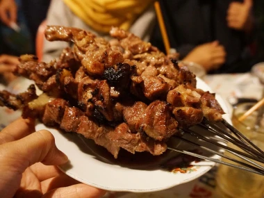 Sate kambing.
