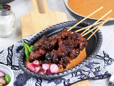 Sate kambing teflon.