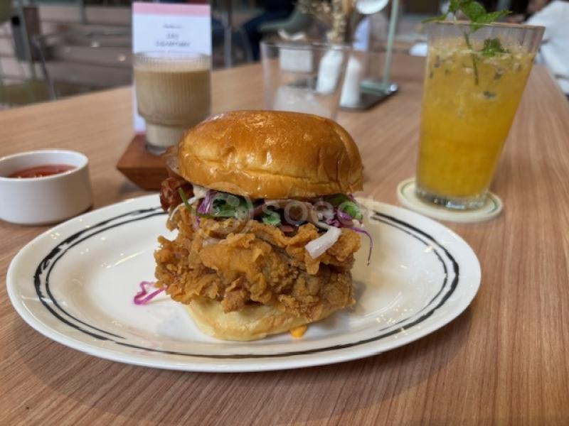 Hawaian Chicken Burger