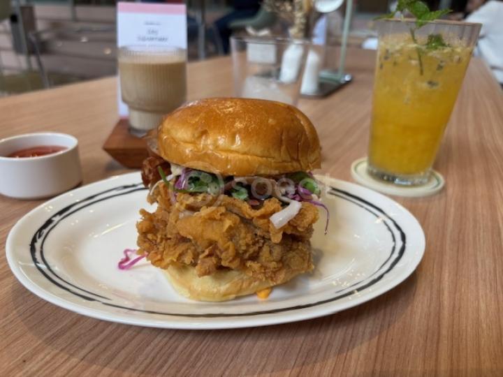 Hawaian Chicken Burger