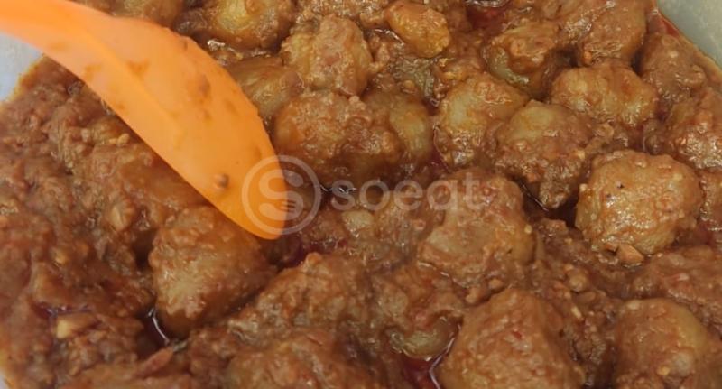 Cilok adalah makanan ringan khas Indonesia yang terbuat dari tepung tapioka (aci) yang dibentuk bulat-bulat seperti bakso dan kemudian direbus atau dikukus.