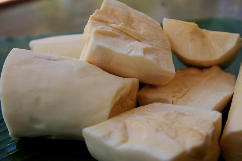 Tapioka, disebut juga sebagai kanji atau aci, adalah tepung pati yang diekstrak dari umbi singkong. 