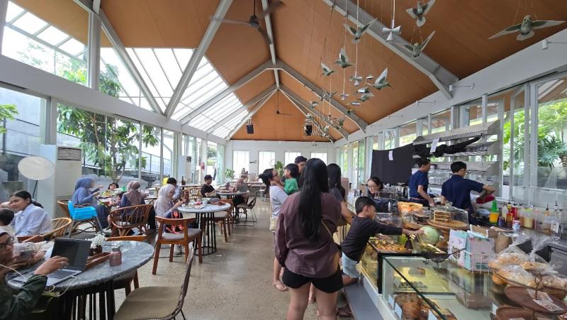 Hummingbird Eatery & Space