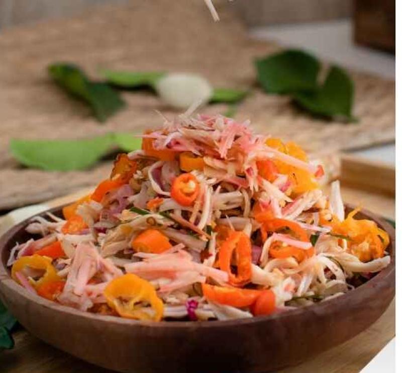 ayam suwir kecombrang sambal matah