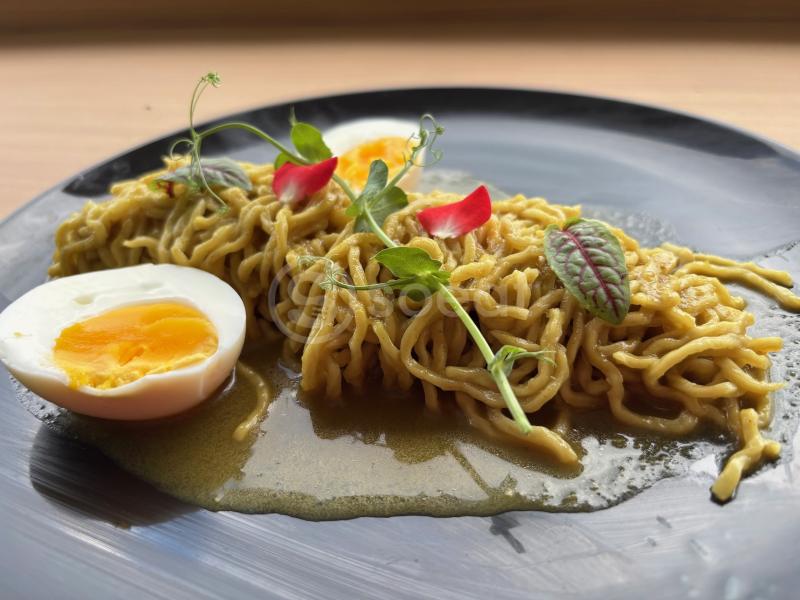 Se'eng Noodle Boat