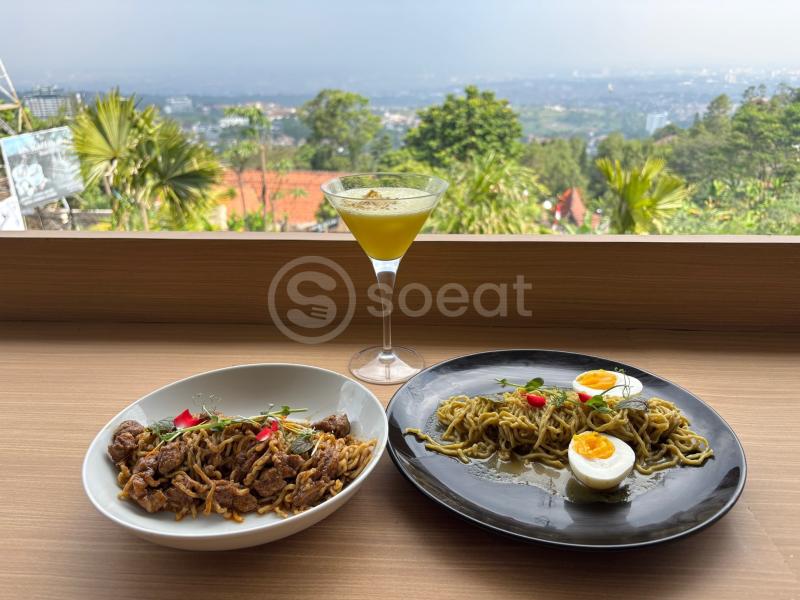 Se'eng Noodle Boat