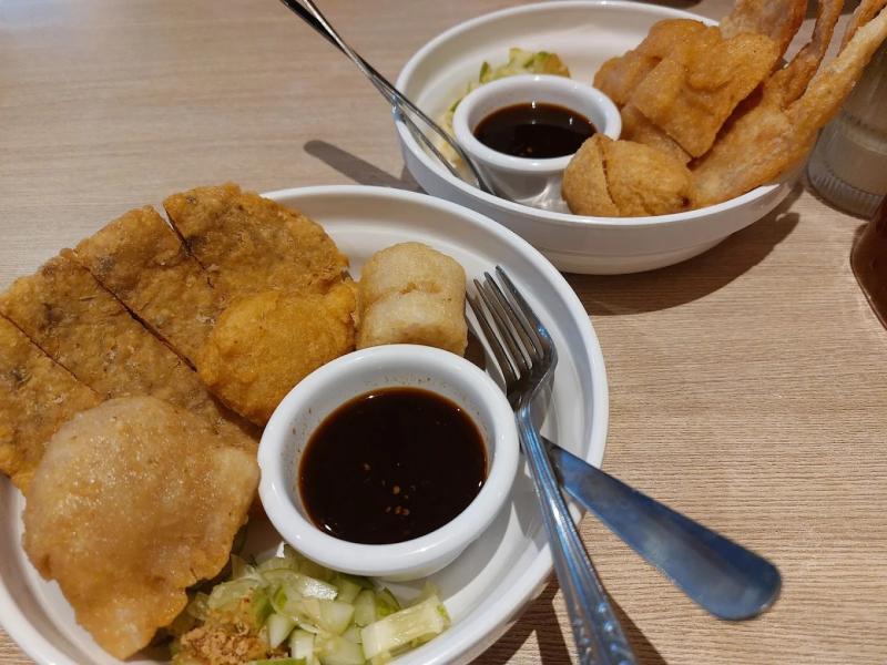 Pempek 802 di Dago