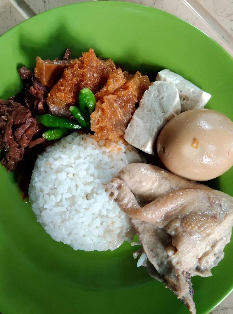 Di Bandung, Nasi Gudeg Yogya Supratman jadi tempat favorit pecinta kuliner