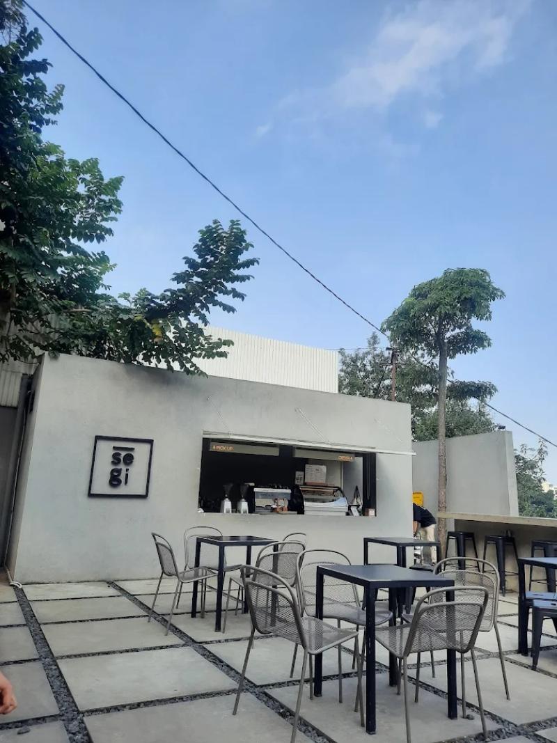 PERSEGI Coffee: Geometric Minimalism - yyn. Google Local Guide Level 4