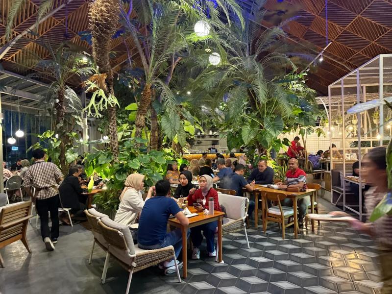 Jardin Cafe – Tropical Garden Paradise