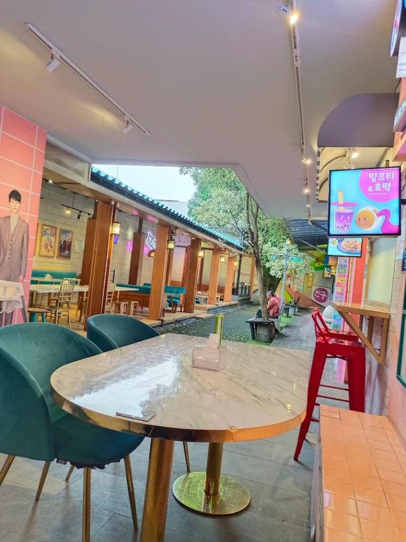 Chingu Cafe – Teleportasi ke Gang Dongdaemun