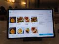 Menggunakan solusi digital memungkinkan pengusaha kuliner mengurangi kebutuhan tenaga front-of-house berlebih sehingga bisa menekan anggaran setiap bulannya. 