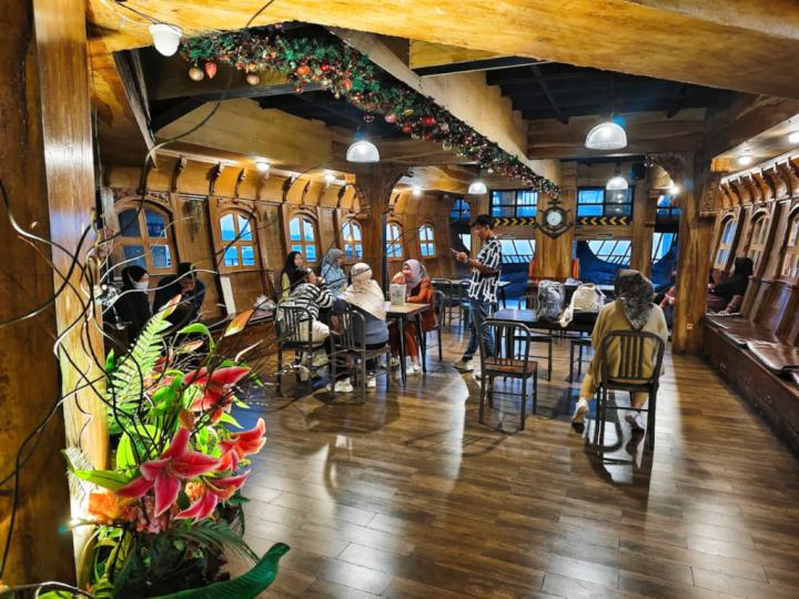 Mercusuar Cafe & Resto Bandung