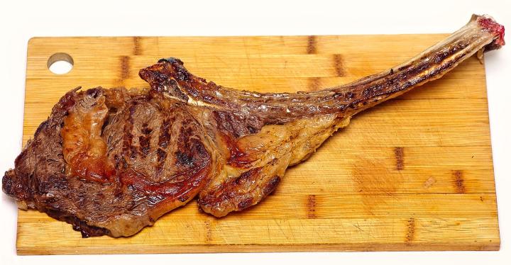 Tomahawk Steak