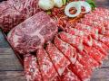Potongan  unik seperti Flat Iron, Hanger Steak, Picanha, Tri-Tip, dan Denver Steak menawarkan pengalaman makan yang berbeda dengan tekstur, rasa, dan karakter. 