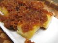 Colenak adalah makanan tradisional Jawa Barat, khususnya Bandung, yang terbuat dari tape singkong (peuyeum) yang dibakar dan disajikan dengan lelehan gula aren (gula jawa) yang dicampur dengan parutan kelapa.