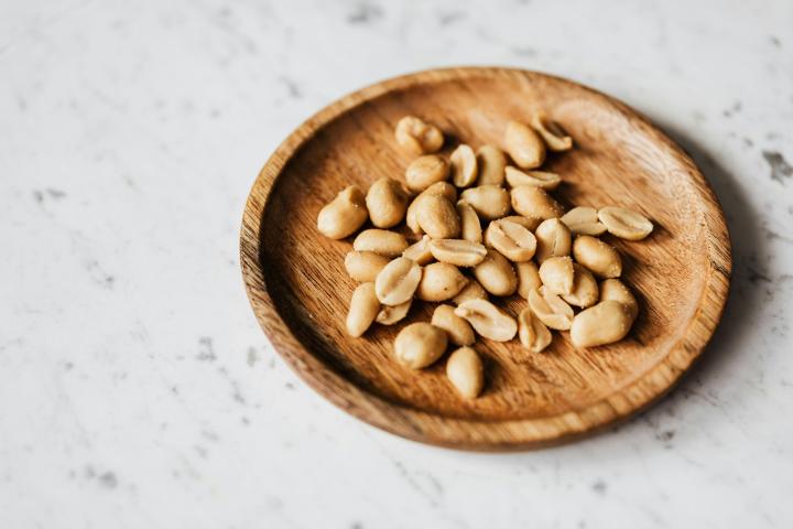 Kacang.