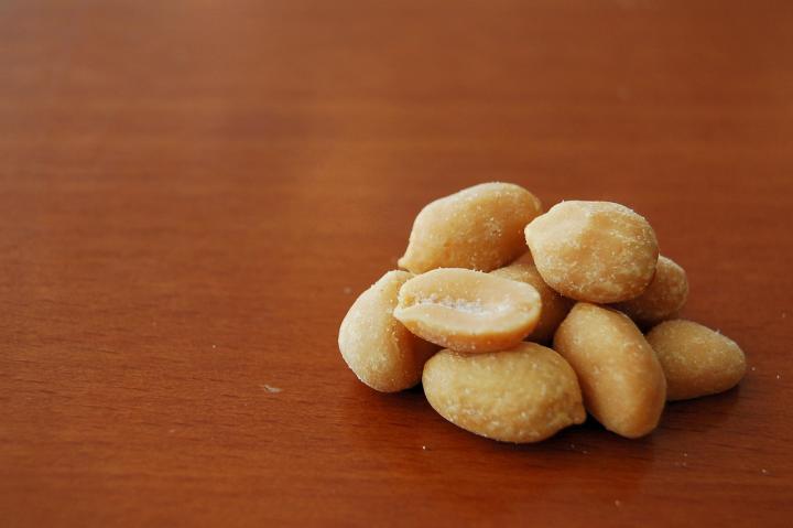 Kacang tanah.